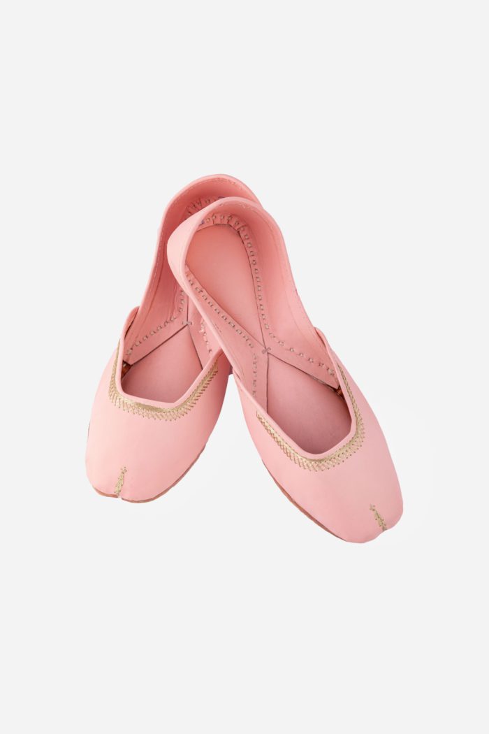 Plain Pink Juttis