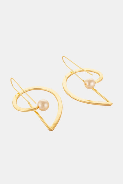 Harp Shaped Golden Earring With Pearl