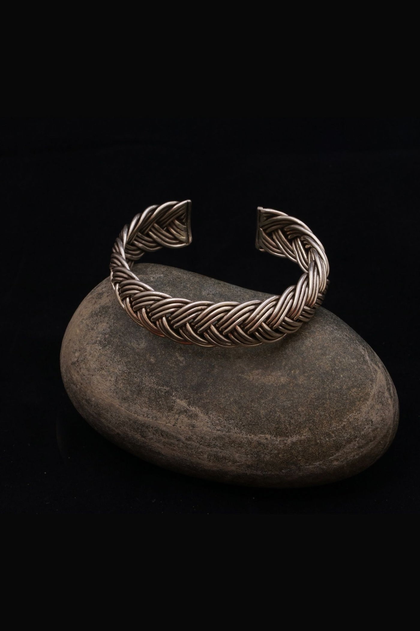 Silver Pleated Spiral Handcuff