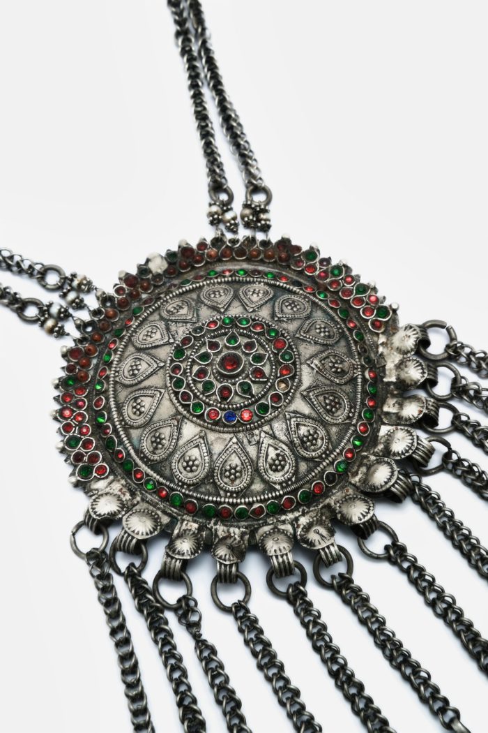 Round Pendant With Hanging Strings Necklace
