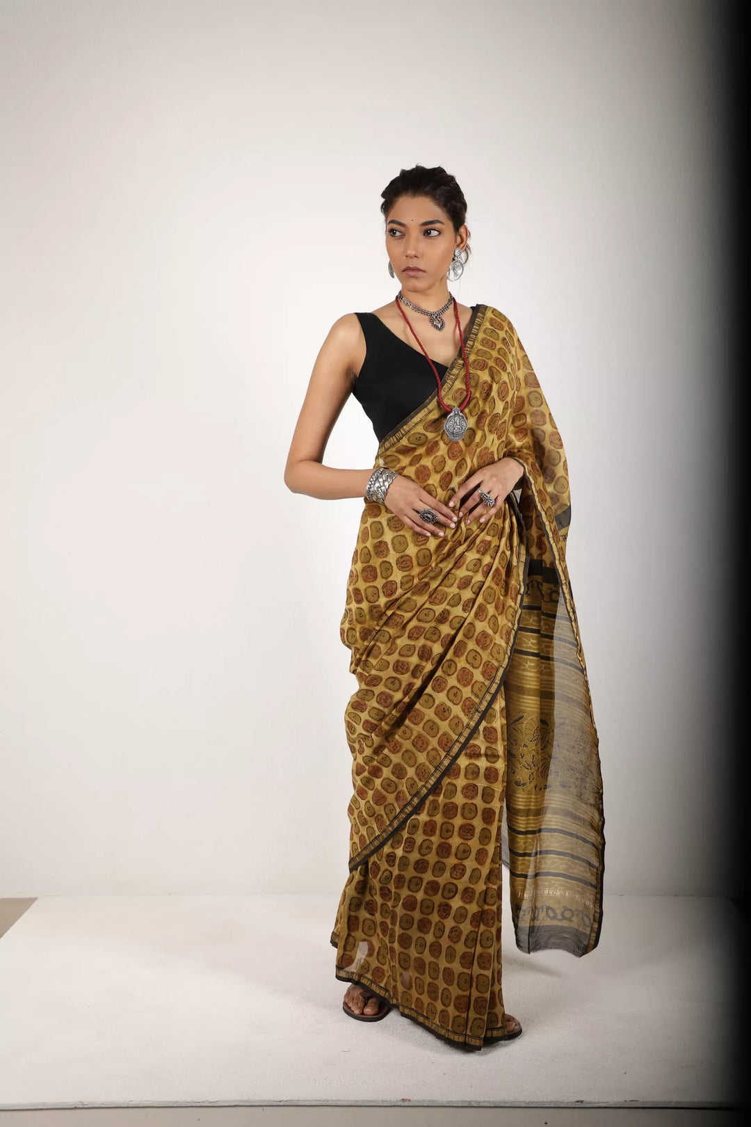 Shades Of Earthy Mud Saree