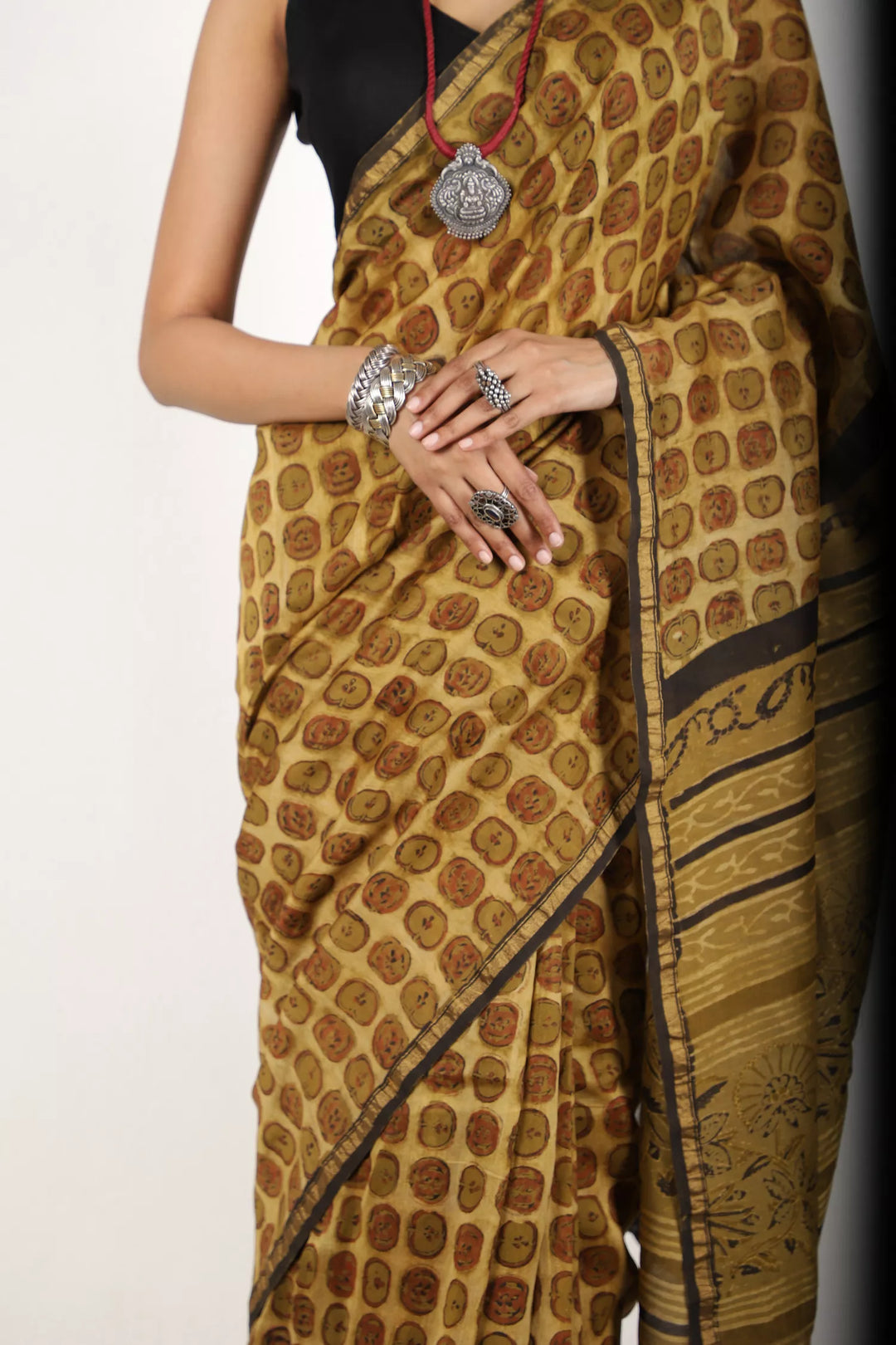 Shades Of Earthy Mud Saree