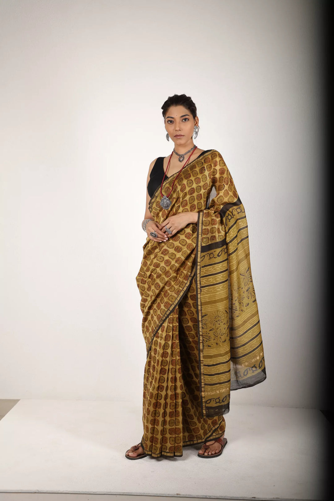 Shades Of Earthy Mud Saree