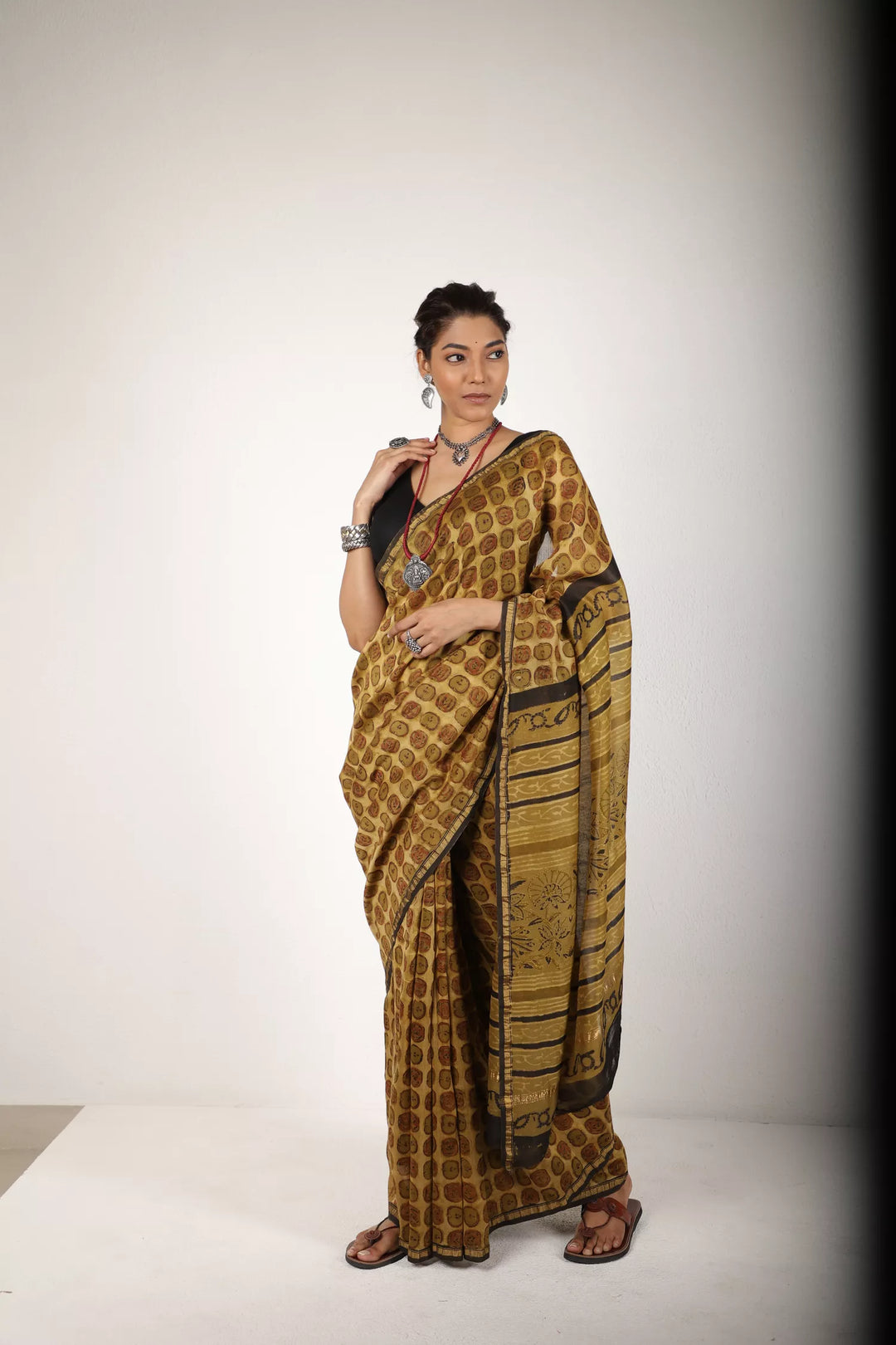 Shades Of Earthy Mud Saree