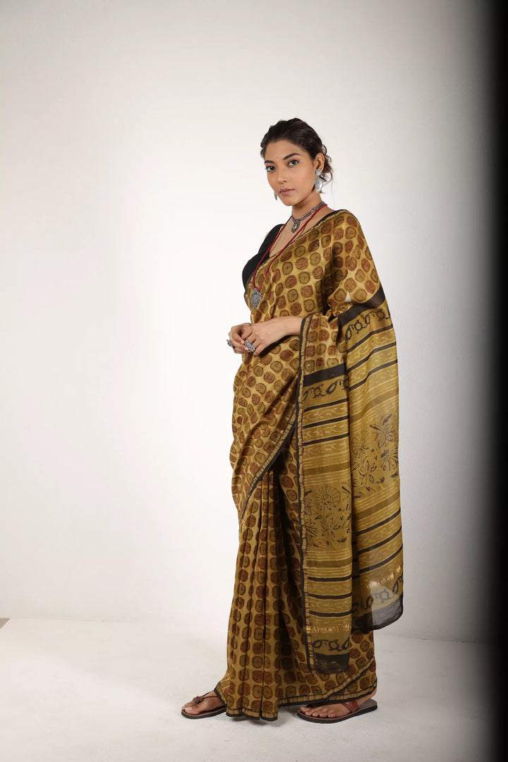 Shades Of Earthy Mud Saree