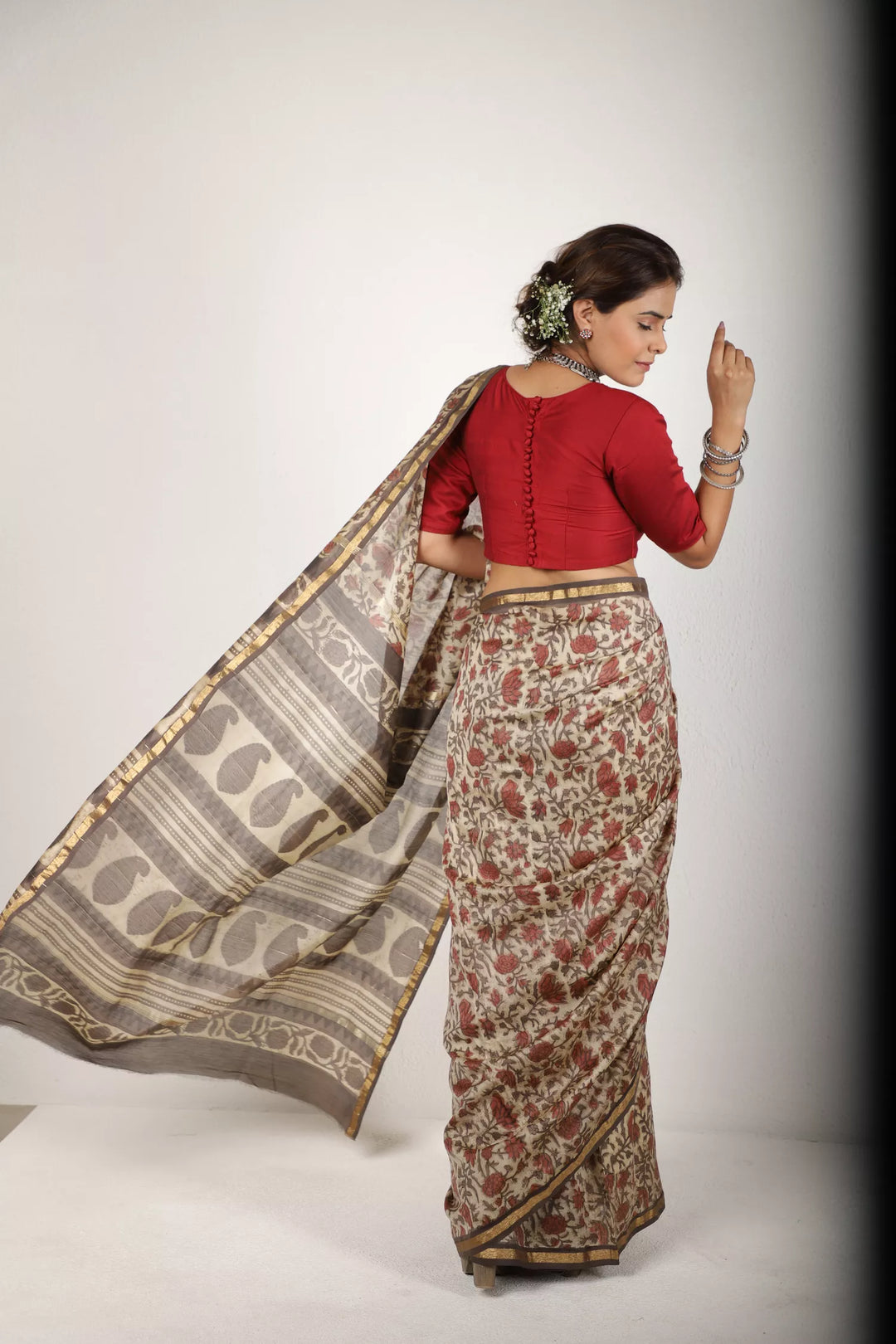 Shades Of Earthy Brown-Rust Saree