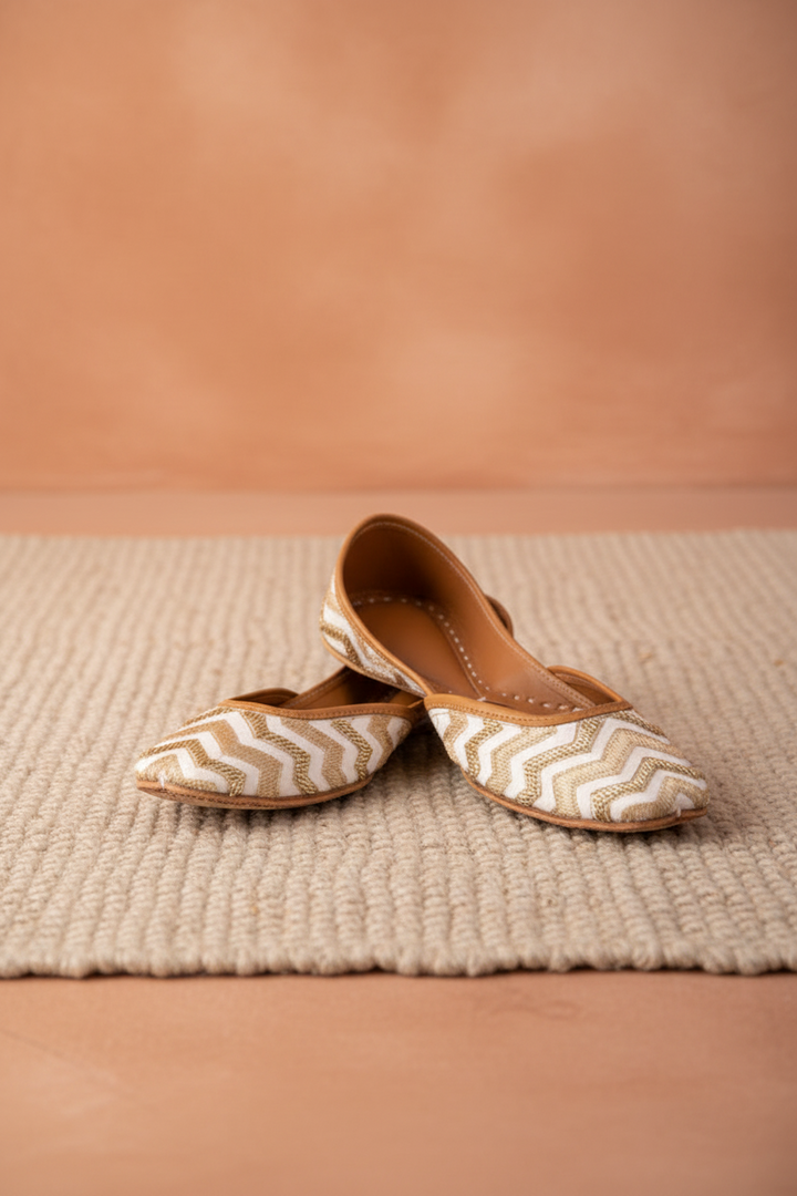White-Gold Taffeta Juttis